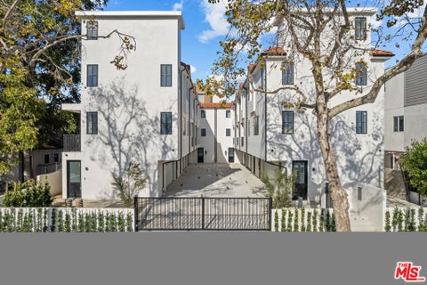 Photo of 5540 Tova Road, Sherman Oaks, CA 91411 (MLS # 26843765)