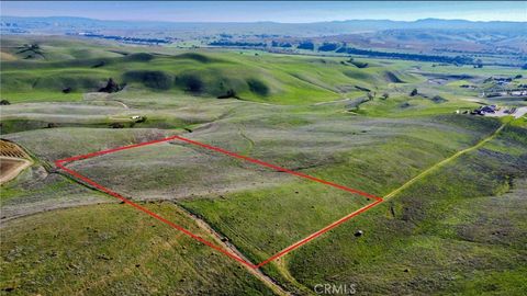 Photo of 3705 Gruenhagen Flt, Paso Robles, CA 93446 (MLS # NS25273800)