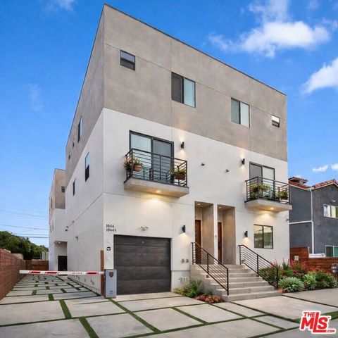 Photo of 1842 S Sycamore Avenue, Los Angeles, CA 90019 (MLS # 26752733)