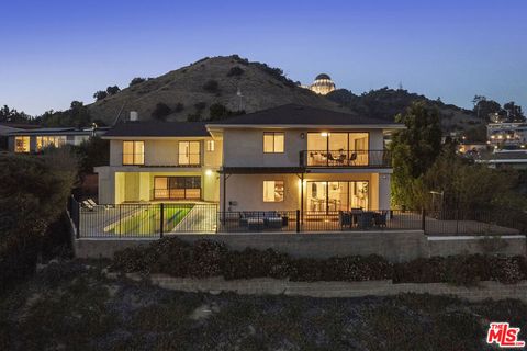 2267 Winona Boulevard Los Angeles CA 90027
