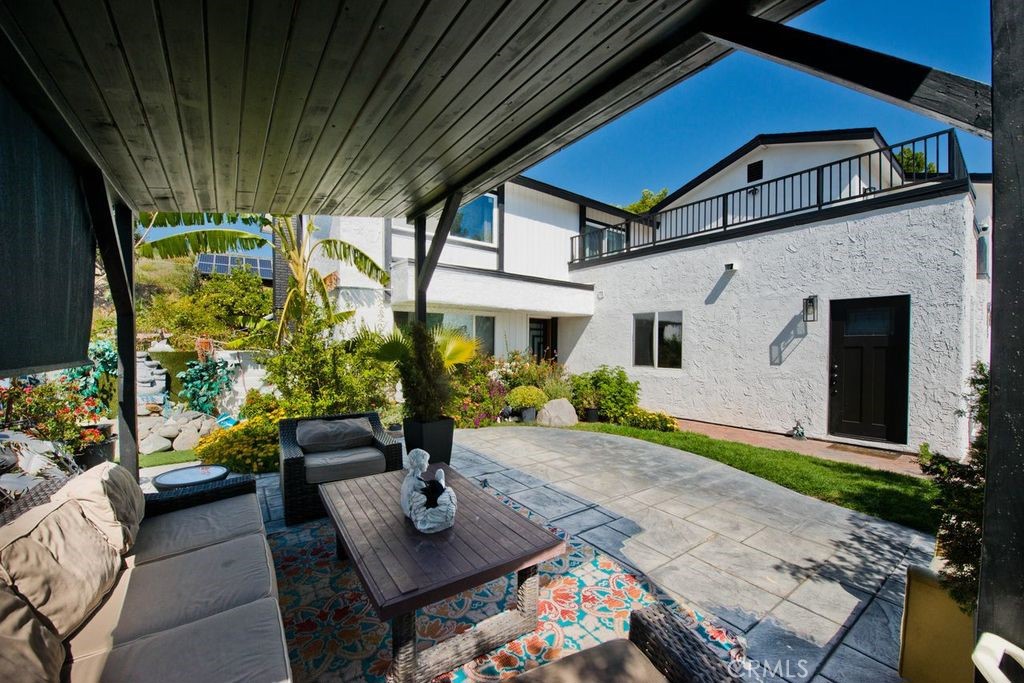 2057 Woodglen Street