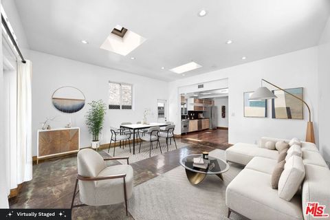 Photo of 1141 Cabrillo Avenue, Venice, CA 90291 (MLS # 25589827)