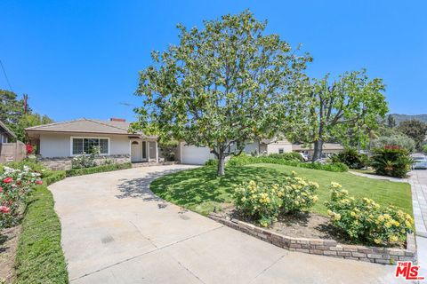 Photo of 1613 San Gabriel Avenue, Glendale, CA 91208 (MLS # 26831681)