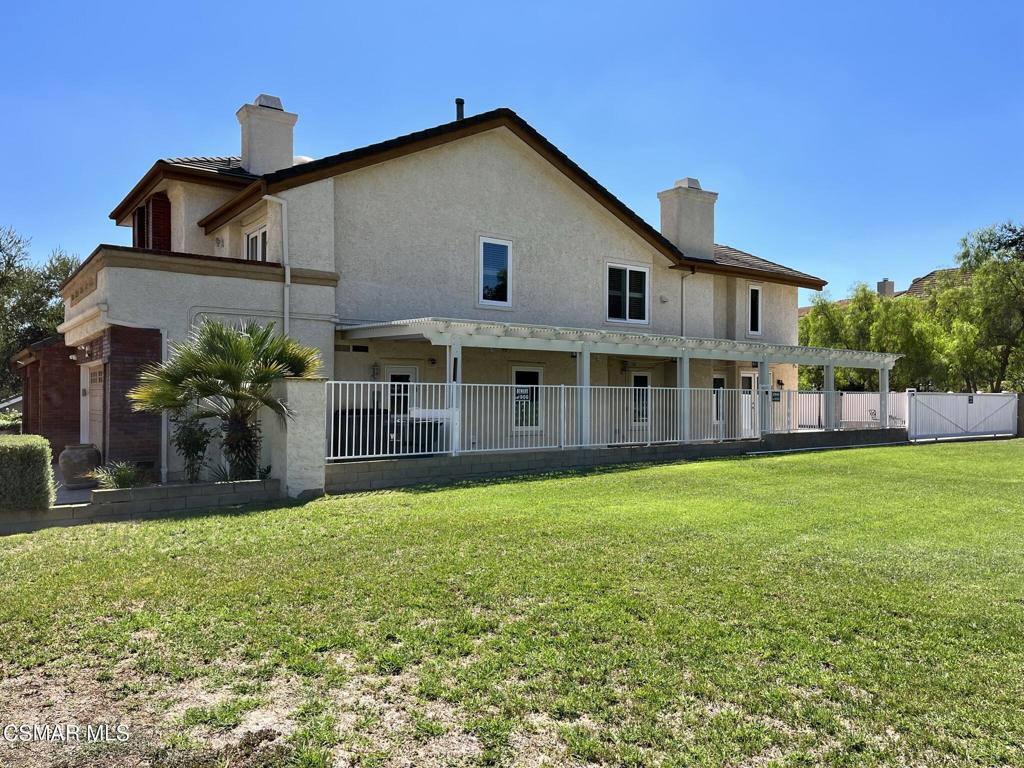 Agoura Hills Oasis! Discover this incredible 6-bed, 5-bath lease home adjacent to a charming park. Entertain effortlessly with a large sliding gate opening to the park, a sparkling pool, and BBQ area. The gourmet kitchen boasts double ovens, Sub-Zero, and top-tier appliances. Enjoy tiled and wood-like flooring throughout, plus dual AC units and individual mini-splits in every room for personalized comfort. A must-see!