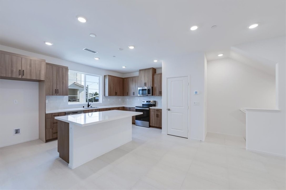 8487 Snapdragon Lane