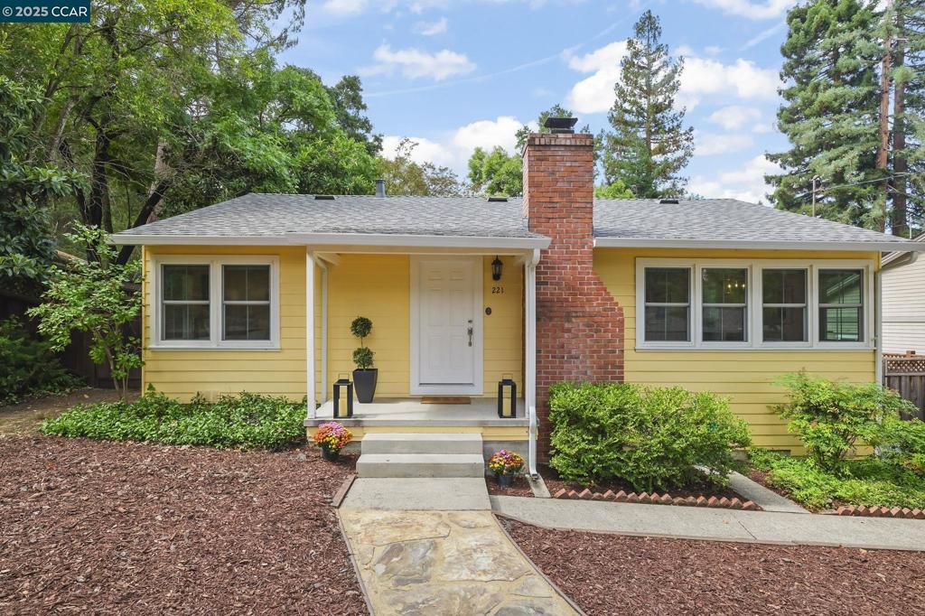 OPEN TUES 9/23, 10-2 for this sweet, sweet, sweet home with Lafayette Schools! This Saranap charmer is situated on a FABULOUS, private lot with PLENTY of room to expand and play. Graced with a happy yellow facade, you are welcomed into a home with warm, original hardwood floors, a classic, woodburning fireplace and an expanse of windows letting in plenty of natural light. The kitchen has been beautifully remodeled with quartz counters, stainless steel appliances, excellent storage and tasteful design. The vintage bathroom lets you design the wow bathroom that showcases your tastes, when you’re ready. Large yards in front, back and both sides offer opportunities for home expansion, gardening, a terrific outdoor dream kitchen and outdoor entertainment galore. The neighborhood is also a charmer, with mature trees, character-rich homes and fast access to the 24/680 freeways, 2 BART stations and both downtown Lafayette and Walnut Creek. This sweet home will make a home for you and yours for many years to come. See this great opportunity soon!