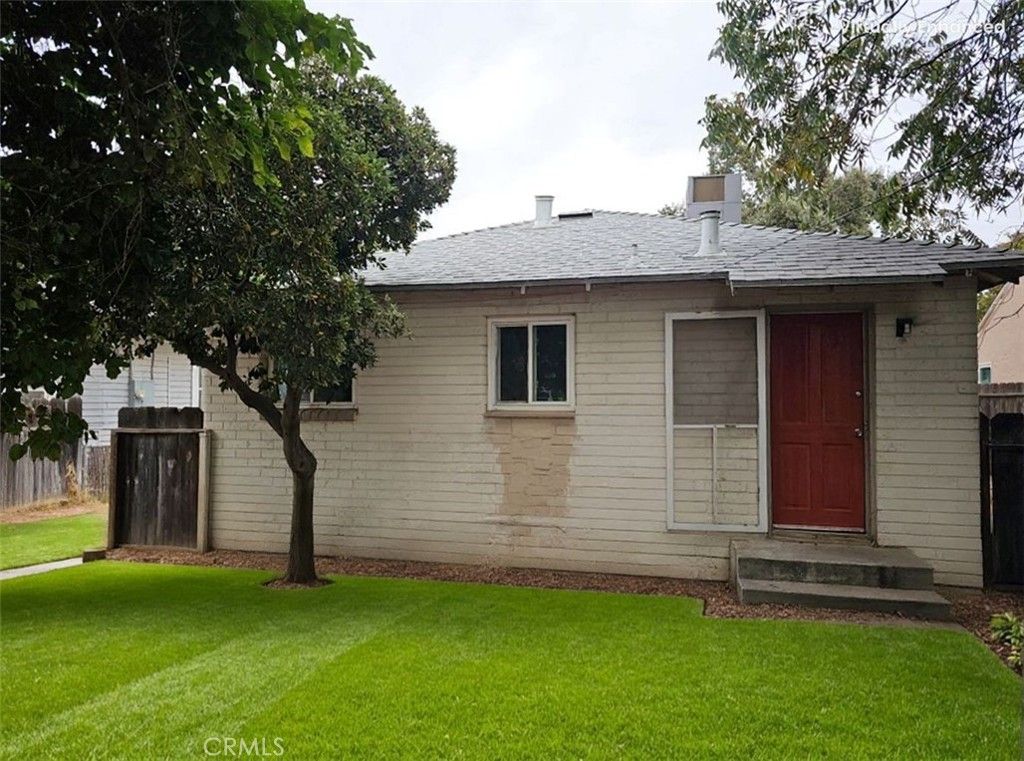 Photo of 114 N J Street, Madera, CA 93637 (MLS # FR25245341)