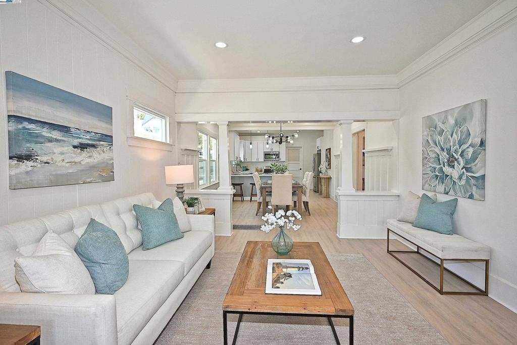 3914 Aqua Vista St