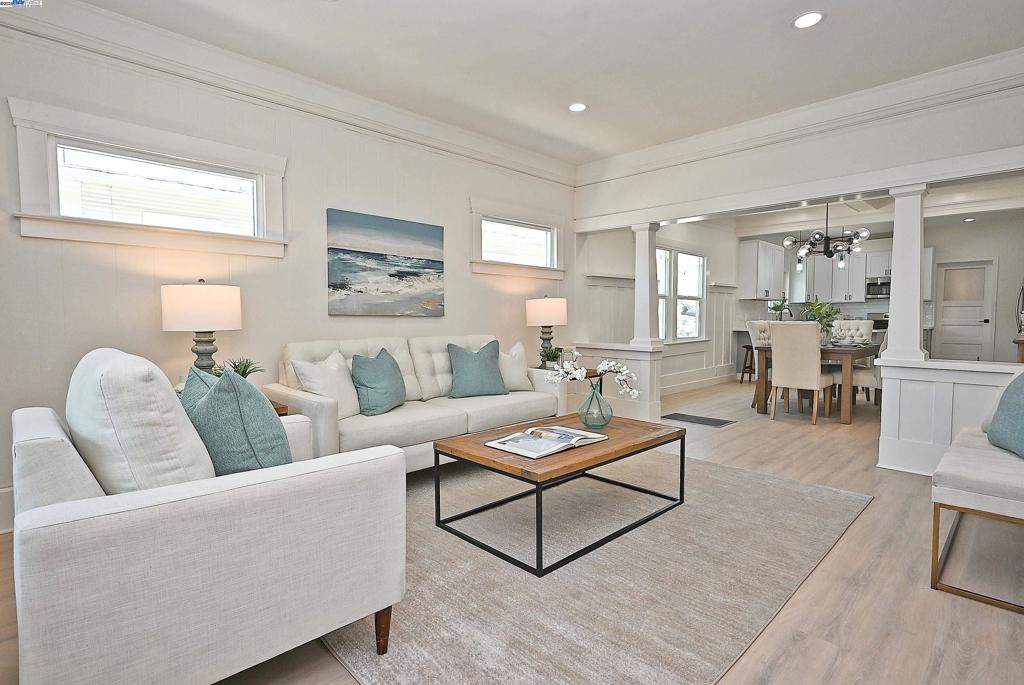 3914 Aqua Vista St