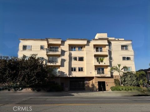 Photo of 13525 Vanowen Street #102, Van Nuys, CA 91405 (MLS # SR25250228)