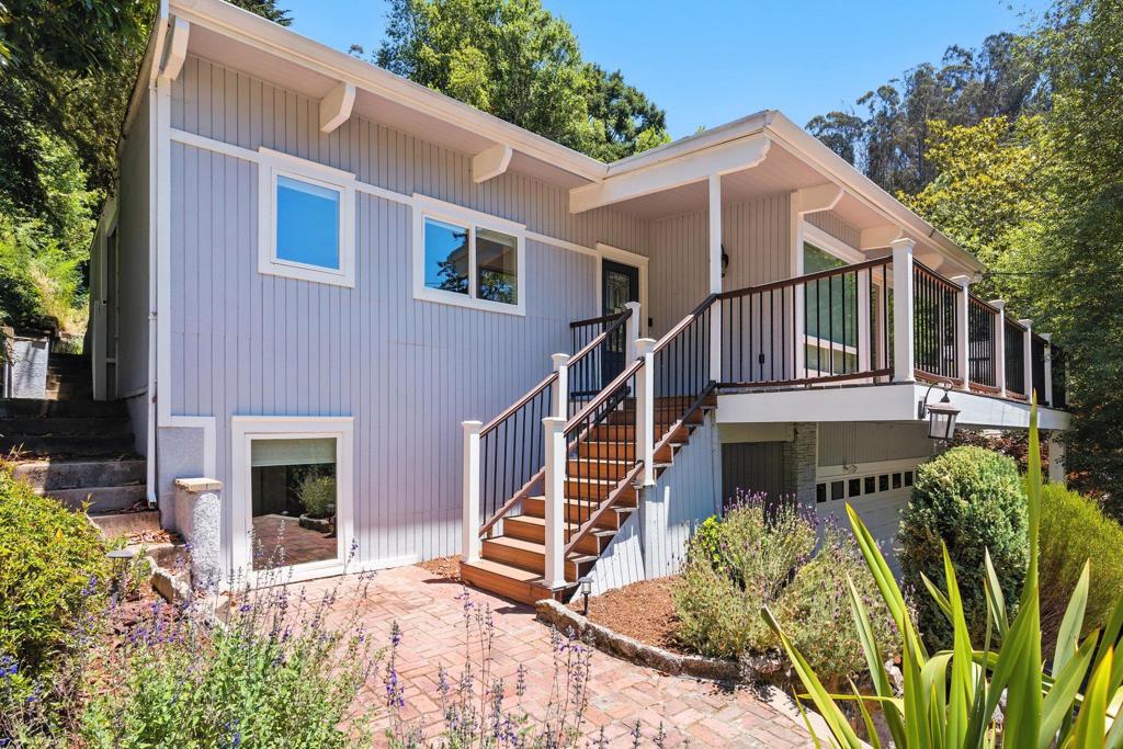18 Conrad Ct