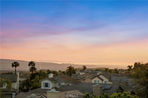 22 Sierra Blanco Lake Forest CA 92610