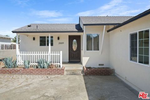 Photo of 21009 Saticoy Street, Canoga Park, CA 91304 (MLS # 25611057) Photo of 21009 Saticoy Street, Canoga Park, CA 91304 (MLS # 25611057)