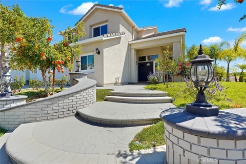 MLS: SR26195438