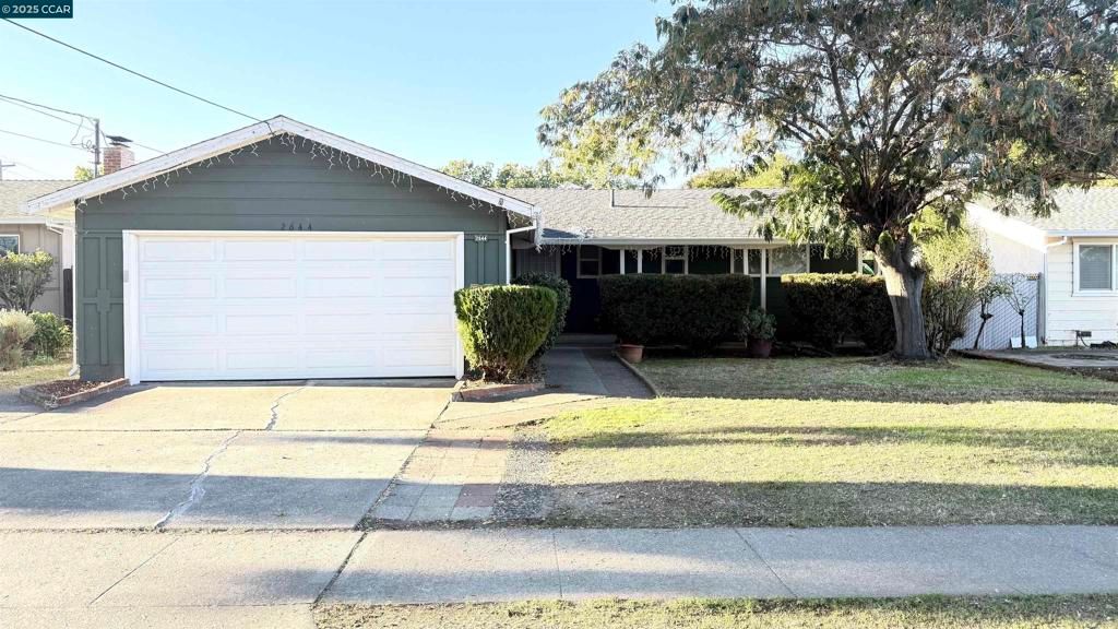 Photo of 2644 E Olivera Rd Rd, Concord, CA 94519 (MLS # 41115372)