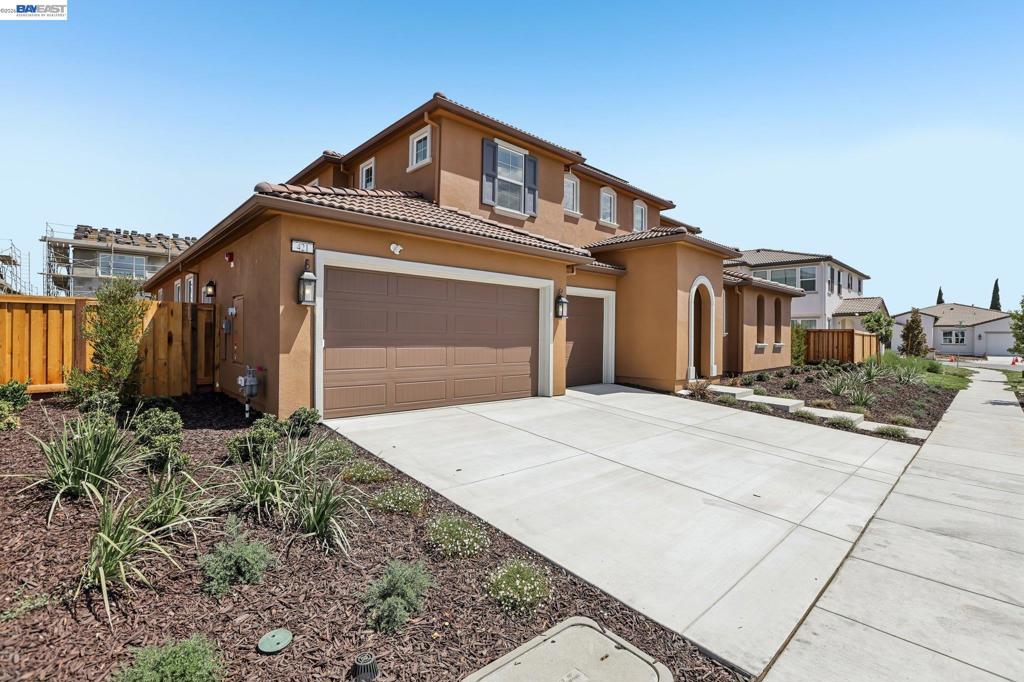421 Trellis Way