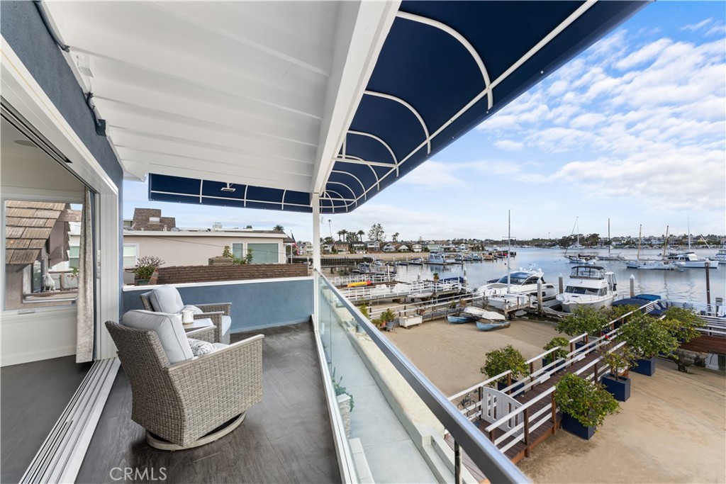 215 E Edgewater Avenue
