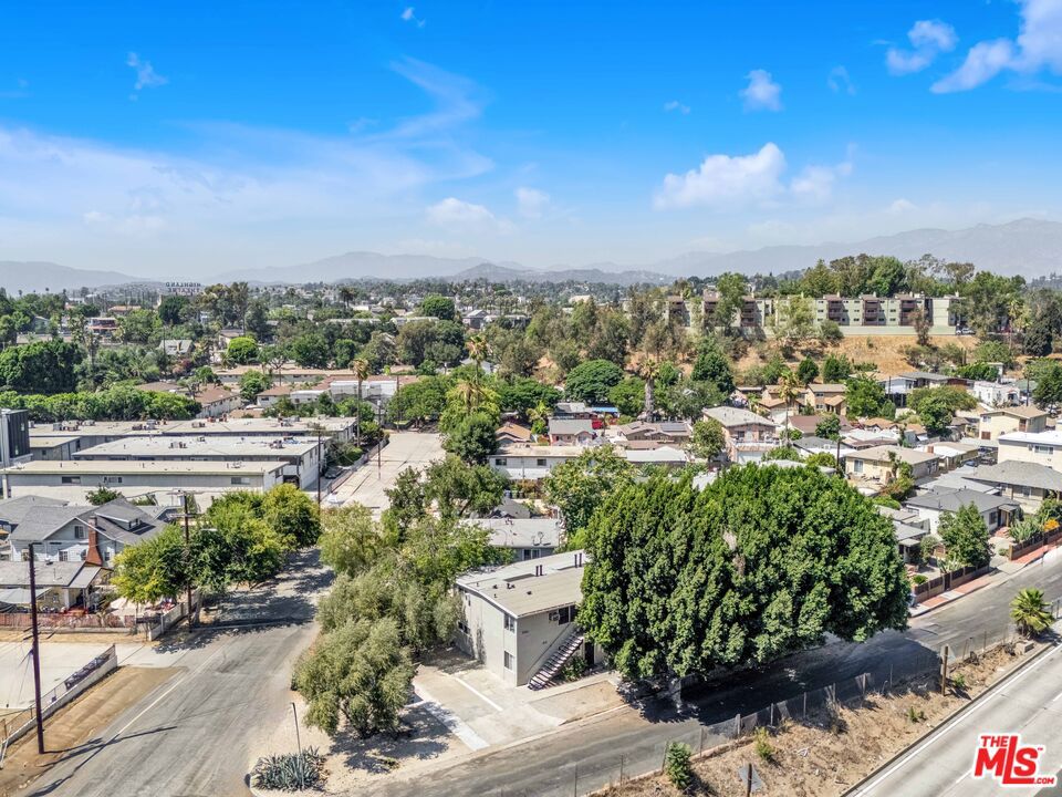 5745 Arroyo Drive