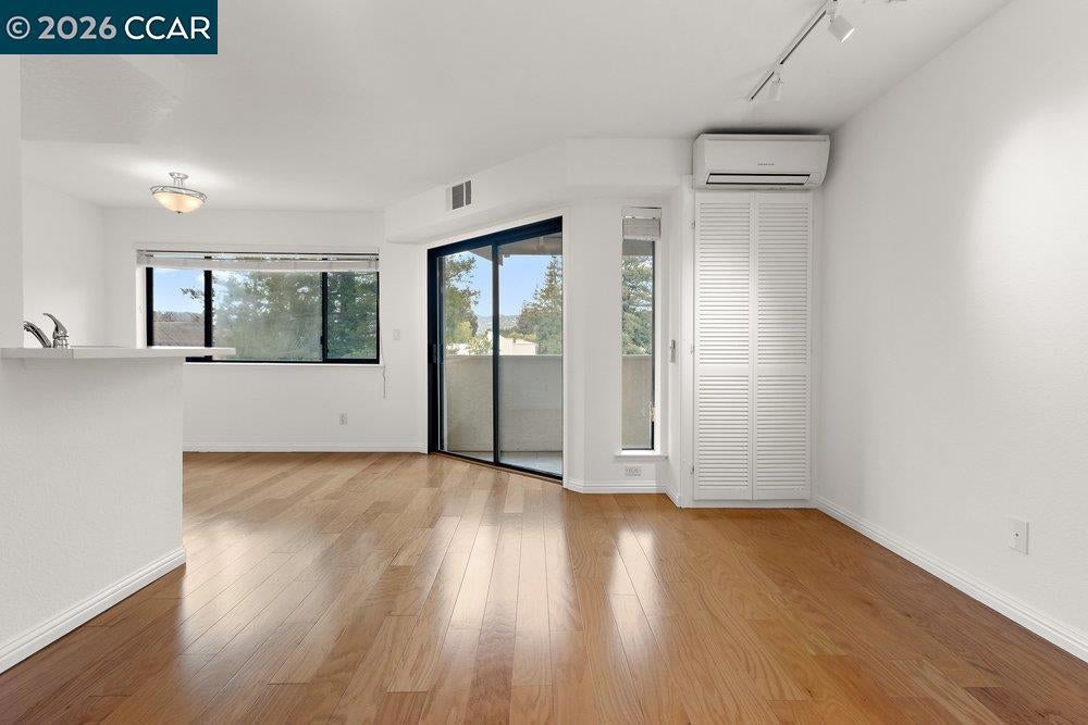 2535 Lucy Lane B