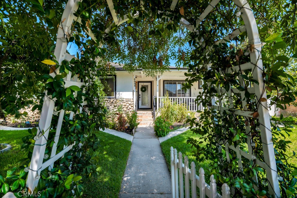 6954 Woodlake Avenue