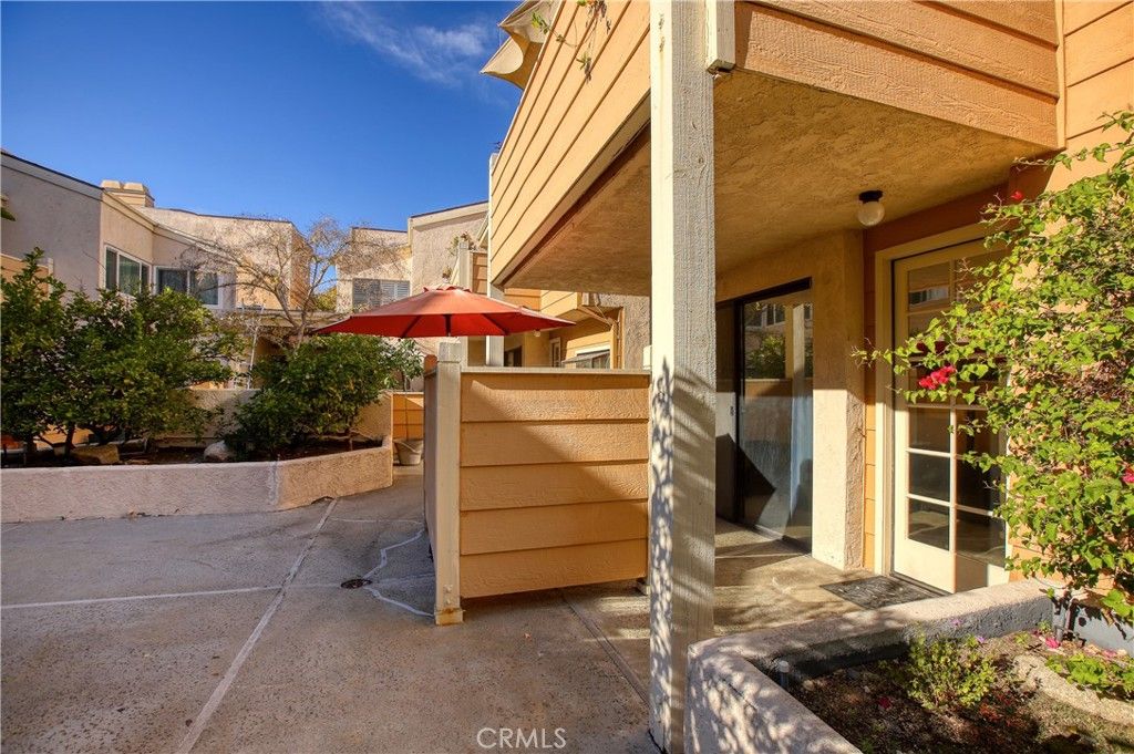 Photo of 456 E San Jose Ave #L, Burbank, CA 91501 (MLS # GD26010056)