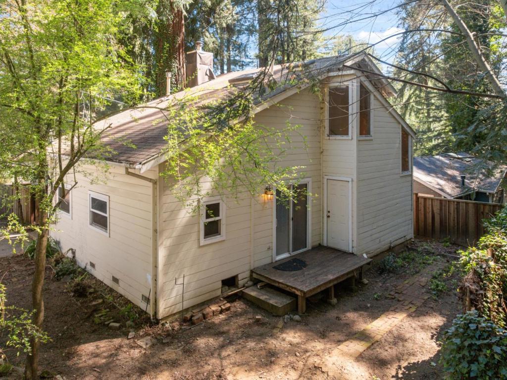 8965 Redwood Drive