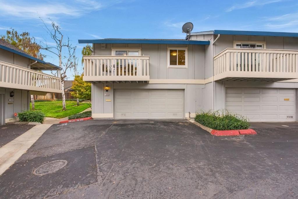 1396 Cherrywood Square