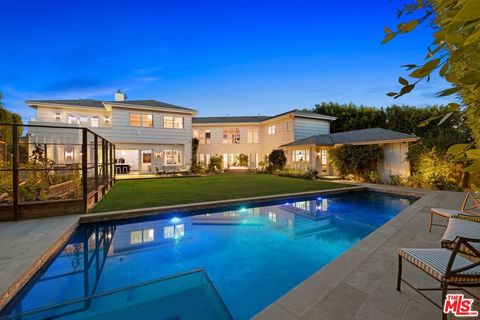 Photo of 521 Amalfi Drive, Pacific Palisades, CA 90272 (MLS # 26830657)