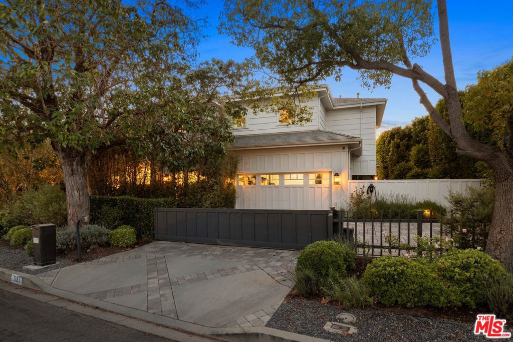 521 Amalfi Drive