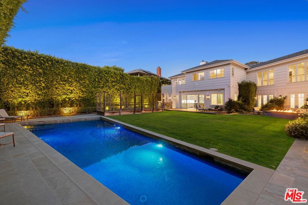521 Amalfi Drive