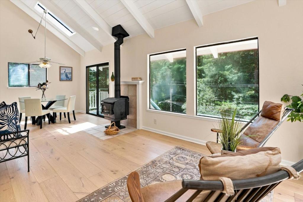 1060 Redwood Drive