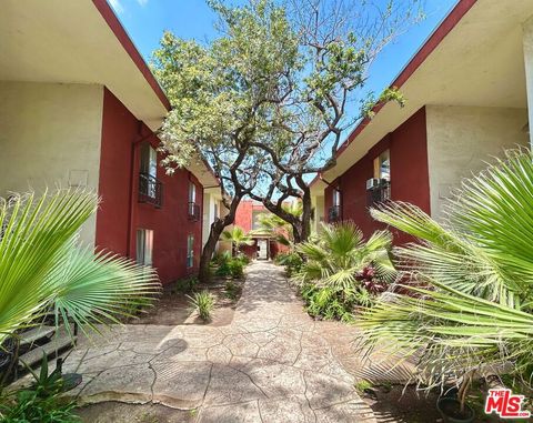 Photo of 833 S Alvarado Street, Los Angeles, CA 90057 (MLS # 26686025)