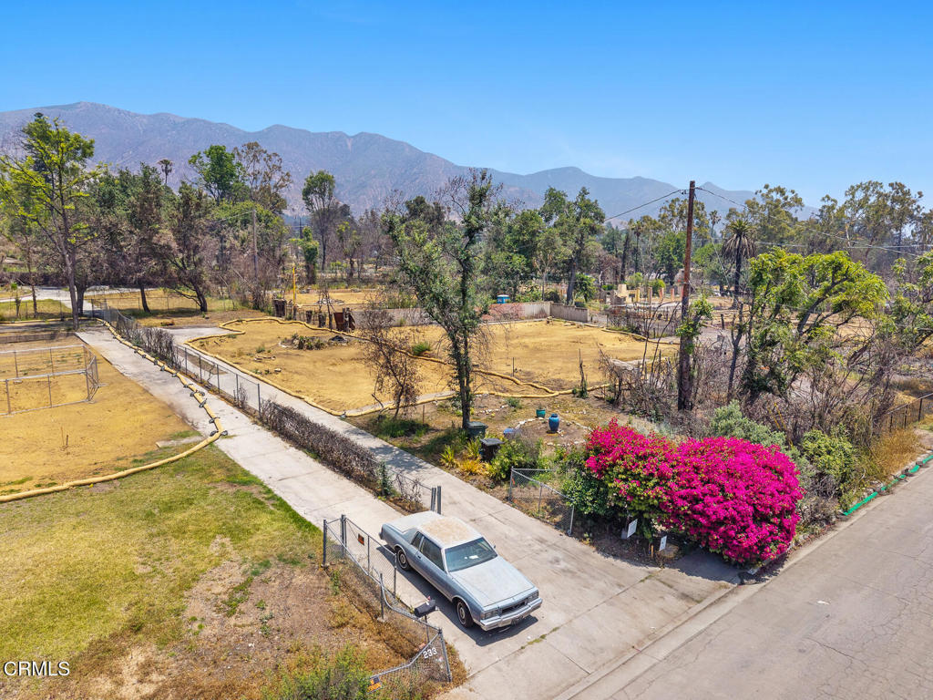 235 E Calaveras Street