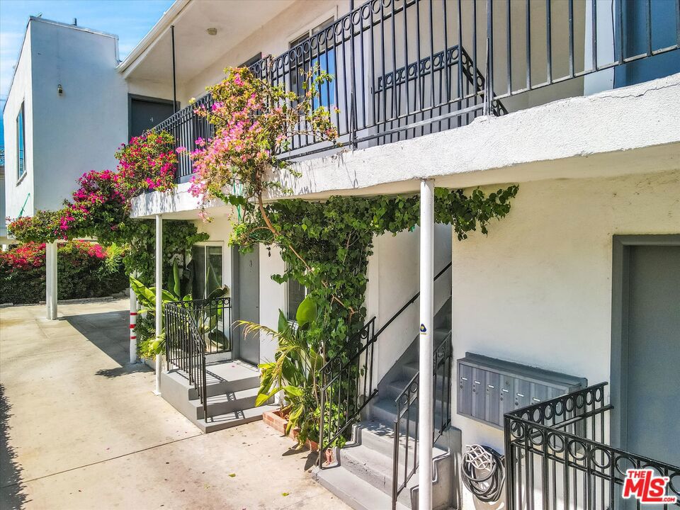 1145 N Hoover Street