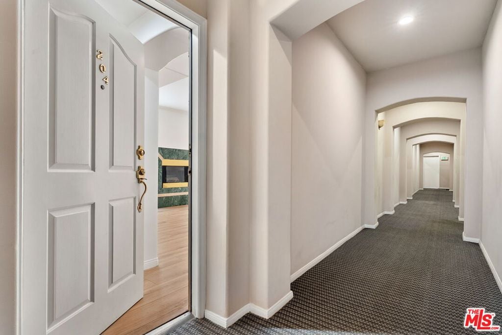 8646 W Olympic Boulevard 204, Los Angeles CA 90035