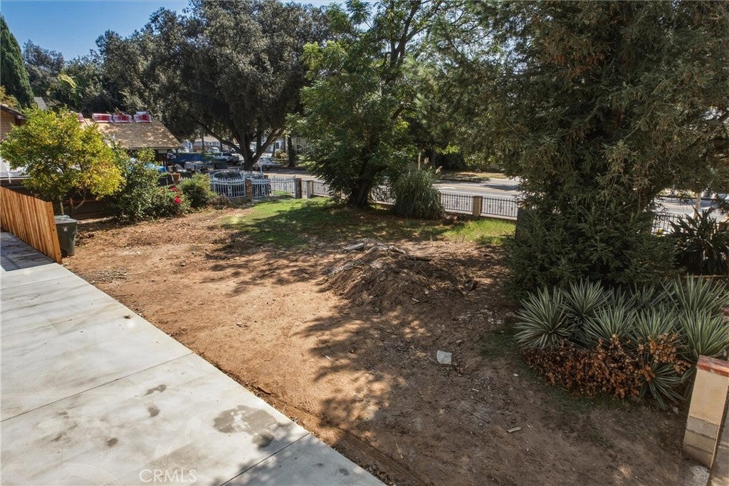 700 N El Molino Avenue