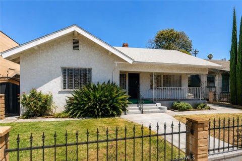 Photo of 537 W 49th Place, Los Angeles, CA 90037 (MLS # BB26173162)