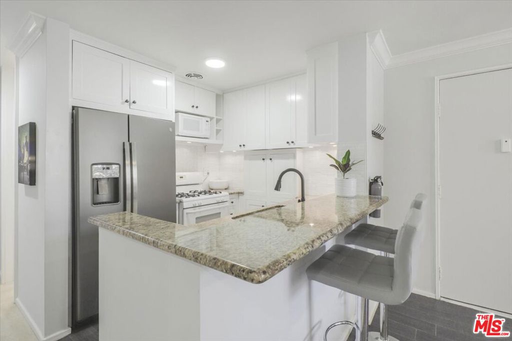 6305 Green Valley Circle 203