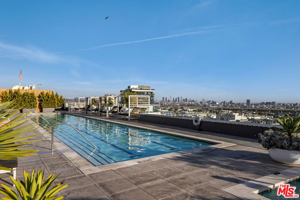 Photo of 6250 Hollywood Boulevard #14H, Los Angeles, CA 90028 (MLS # 25504971)