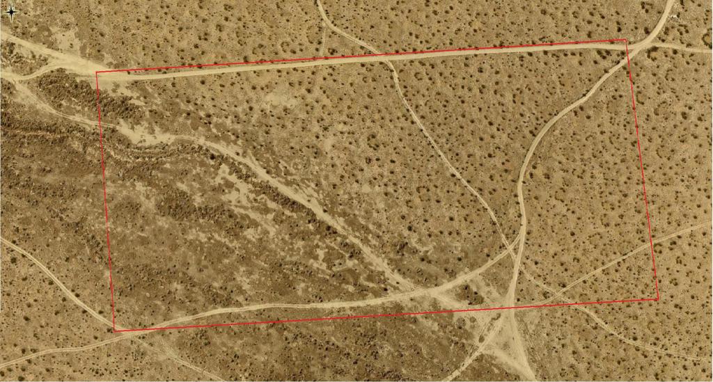Build your dream ranch or a large recreational camping property with wide open space. 20+ acres with Lake Los Angeles just 1 mile away for your needed services/supplies.