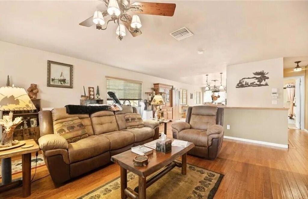 Photo of 230 Vista Avenue, Sugarloaf, CA 92386 (MLS # 219141496PS)