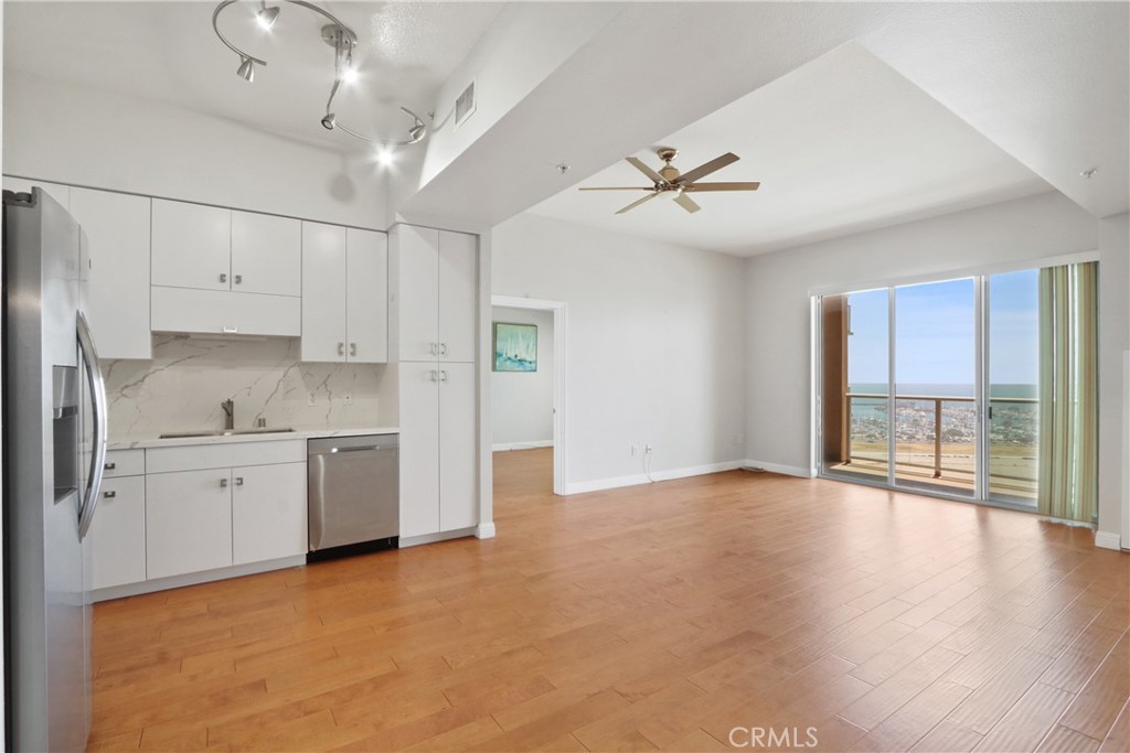 488 E Ocean Boulevard 1210