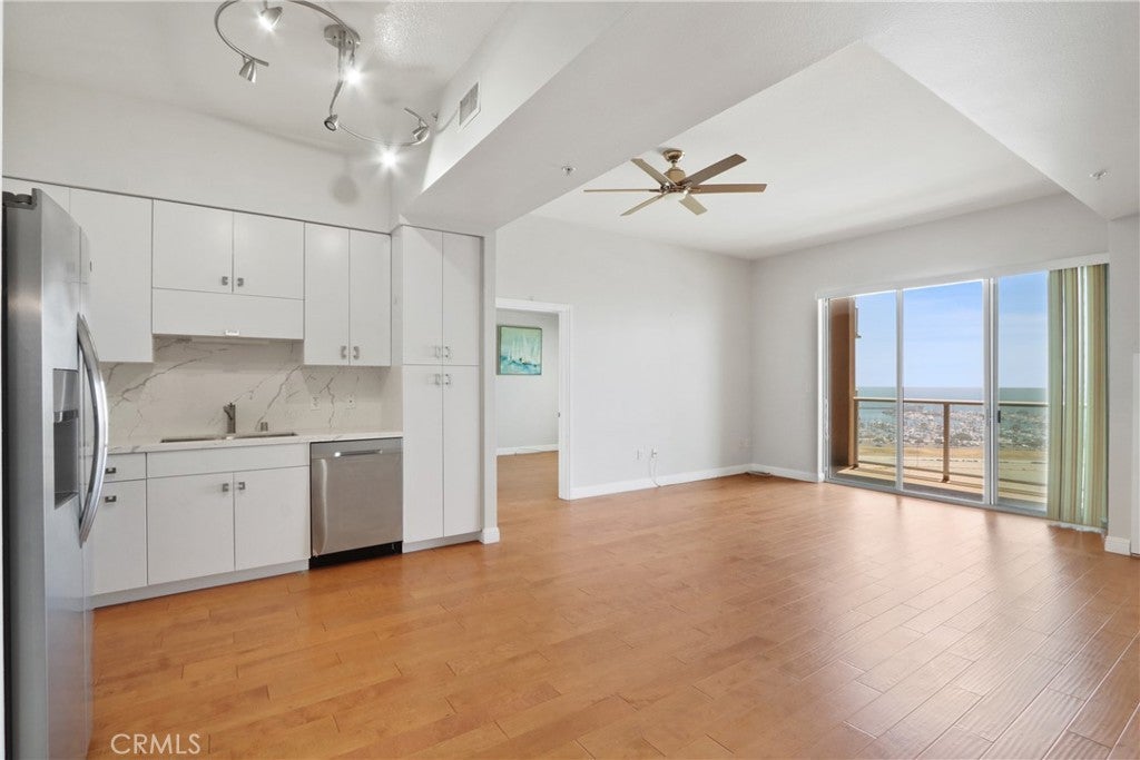488 E Ocean Boulevard 1210