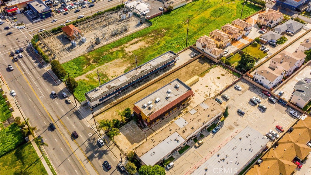 Properties 2 8826 Artesia