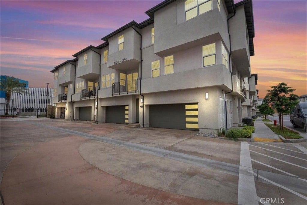 1206 W Cara Dr