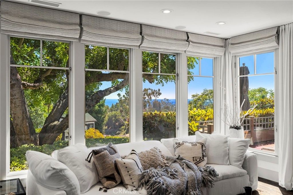 Photo of 750 Griffith Way, Laguna Beach, CA 92651 (MLS # LG26111495)