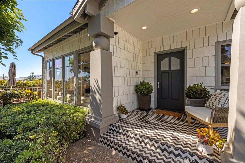 Photo of 750 Griffith Way, Laguna Beach, CA 92651 (MLS # LG26111495)
