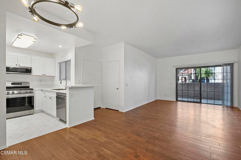 Photo of 2304 Archwood Lane #92, Simi Valley, CA 93063 (MLS # 226000231)