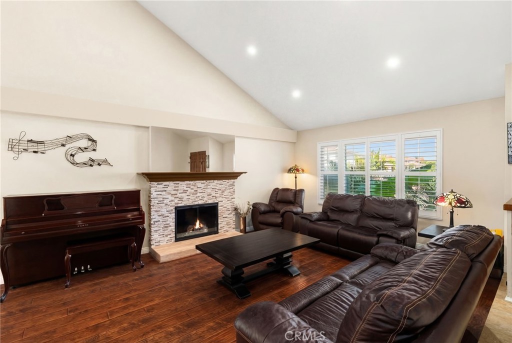 4922 El Rancho Verde