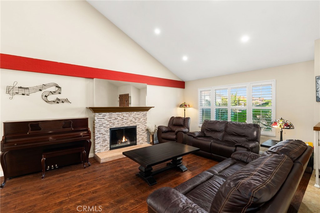 4922 El Rancho Verde